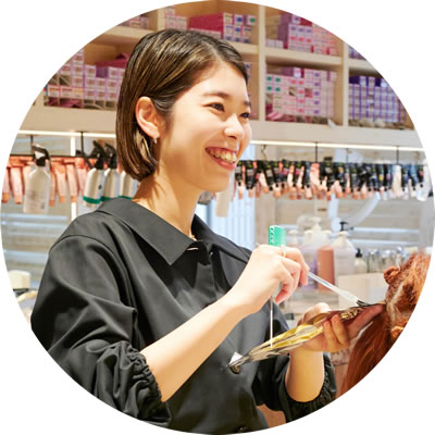 美容師、トップカラーリスト須貝 智有さん