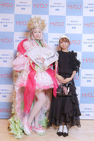 kawaii_かわいい優秀賞真鍋_t.jpg