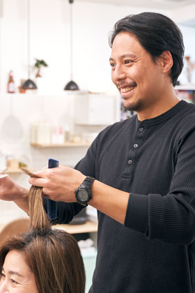 スタイリスト、美容師 大平 泰憲さん